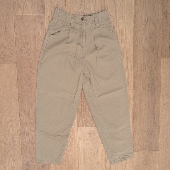 Topshop Pants - Topshop Women's Pleated Tan Trousers